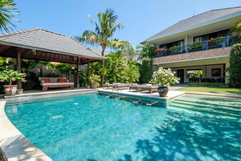 Kejora Beachfront Estate Sanur -Stunning Villa Eleven ภายนอก รูปภาพ