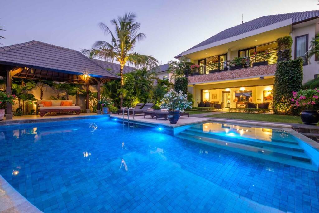 Kejora Beachfront Estate Sanur -Stunning Villa Eleven ภายนอก รูปภาพ