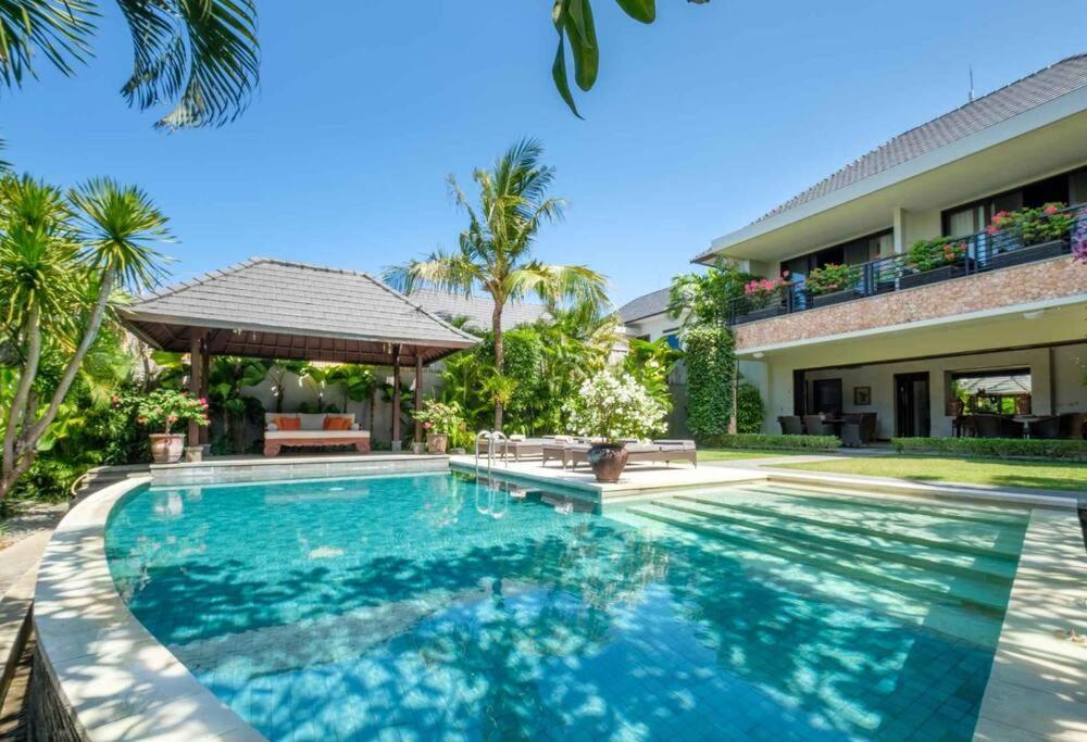 Kejora Beachfront Estate Sanur -Stunning Villa Eleven ภายนอก รูปภาพ